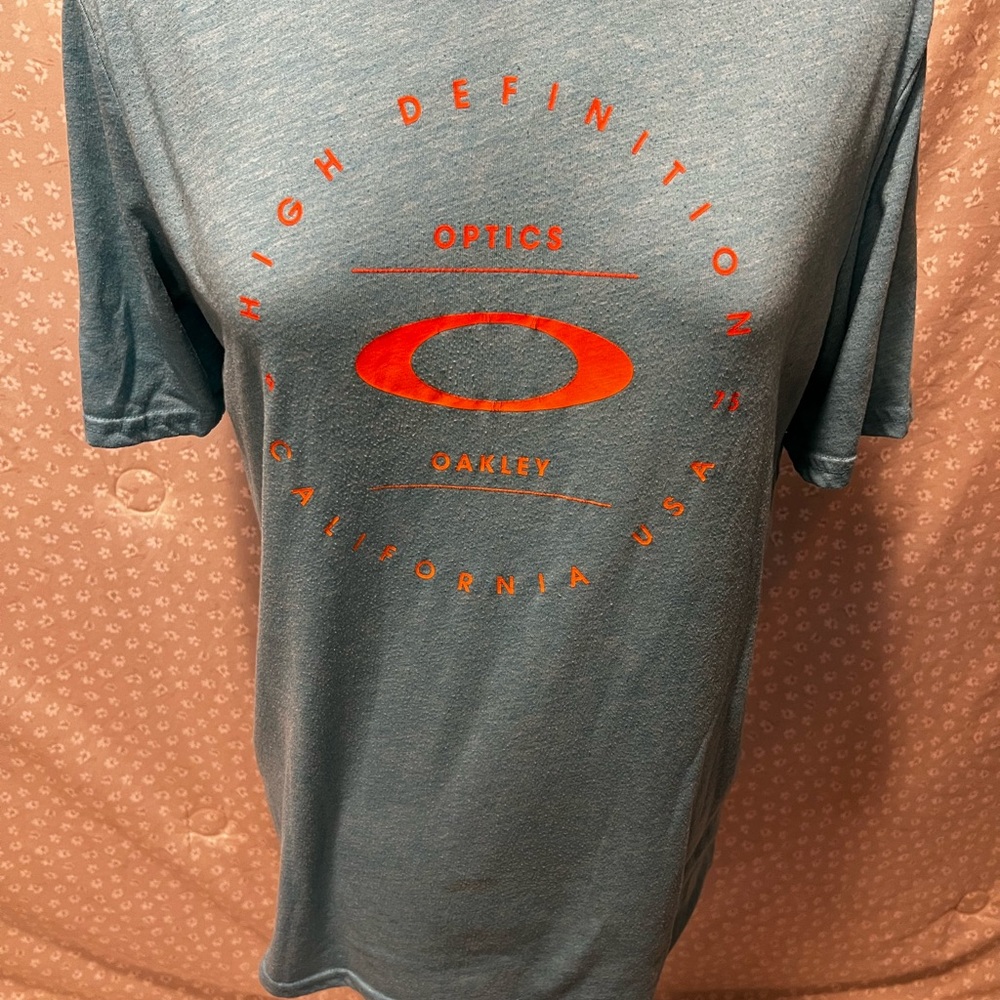 Buckle Blue and Orange Short Sleeve Tee